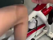 炮機徹底征服了健身兔女郎