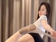 小濕妹扭腰极致诱惑舞蹈