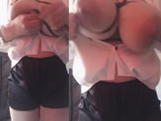 超大巨乳誘惑的嫩妹