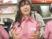 時間暫停 日本餐廳女服務員給M男各種性騷擾